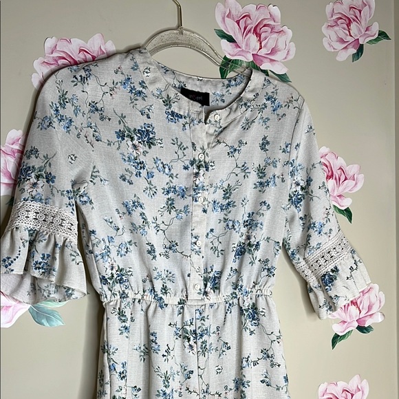 Floral Ruffle Sleeve Dress. T-20 - Picture 2 of 8